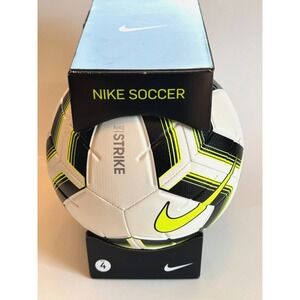 Nike Soccer Official Match Ball Team Strike Aerowtrac Size 4 New in Box